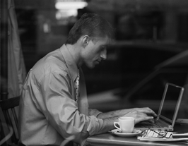 La posició del cos en teclejar és molt important