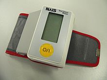 Exemple d'esfigmomanòmetre digital, amb fonendoscopi incorporat./50