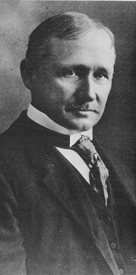Frederick W. Taylor (1856-1915) va formular l’anomenada teoria sobre l’organització científica del treball, que concep la fàbrica com una immensa màquina en què els obrers són uns simples components més./-60