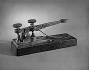 La combinació de ratlles i punts segueix un codi per fer-ne possible la interpretació/10 La combinació de ratlles i punts segueix un codi per fer-ne possible la interpretació/10