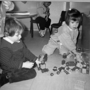 Els educadors hauran de vetllar perquè a l& 039;aula hi hagi el clima que permeti als infants interactuar els uns amb els altres i crear lligams afectius.