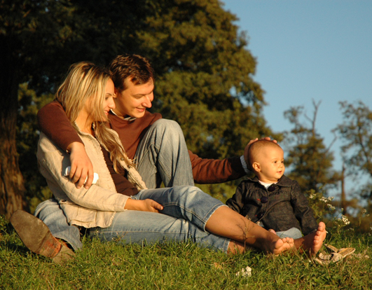 La intervenció actua sobre l’infant, la família i el seu entorn.