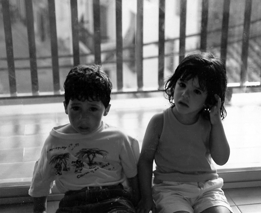 Els vincles afectius que va establint l’infant són importants per a desenvolupar una bona conducta social.