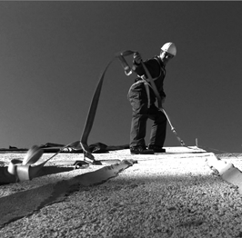 És necessari adoptar mesures de protecció davant dels riscos elèctrics./-40 És necessari adoptar mesures de protecció davant dels riscos elèctrics./-40