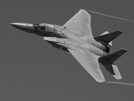 Els avions produeixen un soroll entre 110 dB i 140 dB./-5 Els avions produeixen un soroll entre 110 dB i 140 dB./-5