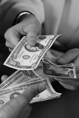 Els préstecs són contractes entre l'entitat financera i un client.