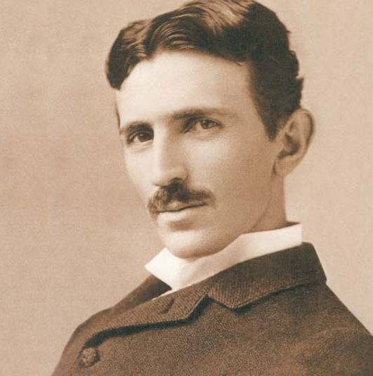 Nikola Tesla (1856-1943), gran estudiós de l'electromagnetisme, a finals del segle XIX va establir les bases per a la generació de corrent elèctric altern, la qual cosa va permetre construir la primera central hidroelèctrica, l'any 1893, a les cascades del Niàgara. A més, l'any 1897 va dur a terme la primera transmissió mitjançant ones electromagnètiques, és a dir, tres anys abans que ho aconseguís fer el també físic i enginyer italià Guglielmo Marconi (1874-1937), considerat tanmateix el pare de la ràdio. Retrat.