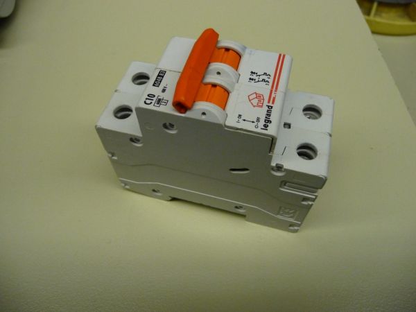 PIA: petit interruptor automàtic