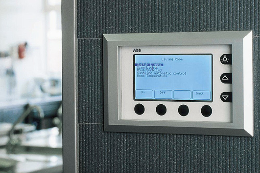 Pantalla tàctil en color SMART touch de la marca ABB Pantalla tàctil en color SMART touch de la marca ABB