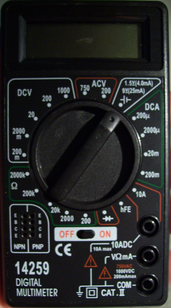 Multímetre de gamma baixa. Multímetre digital.