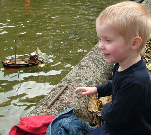 Qualsevol paisatge, situació o moment que aporti tranquil·litat, benestar i felicitat pot servir com a imatge positiva.