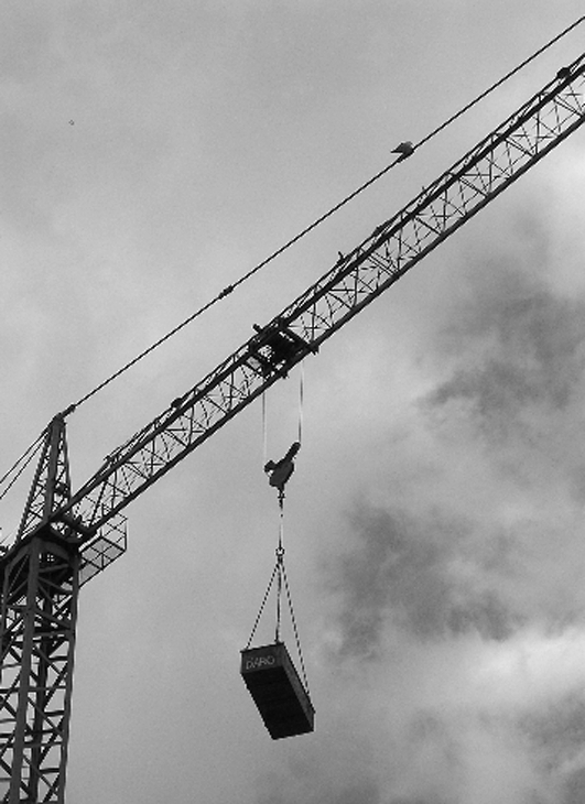 Les operacions d'hissatge i de transport s'han de fer en condicions de seguretat i amb personal format. .