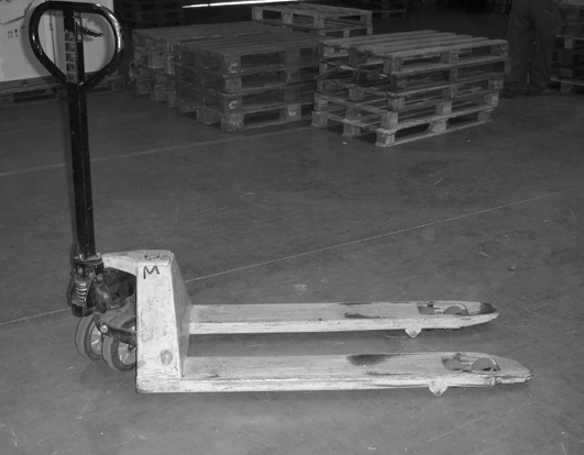 Els transpalets manuals són una maquinària molt polivalent que faciliten moltes operacions. .