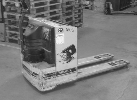 També hi ha transpalets amb motor elèctric. Les revisions periòdiques en garanteixen un bon manteniment i un bon funcionament del tractor. .