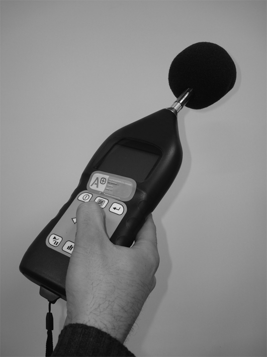 El sonòmetre és un aparell per fer mesuraments ambientals del soroll./-40