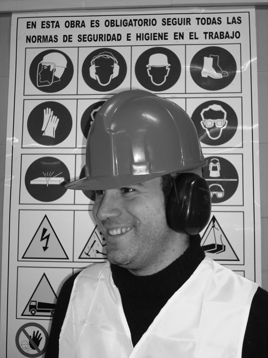 Moltes vegades s'ha de recórrer als protectors auditius per protegir el treballador dels efectes que pot provocar el soroll./-20