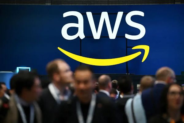 Logotip d'Amazon Web Services. .